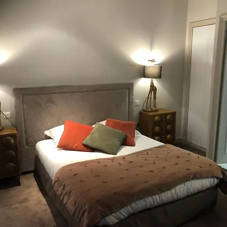 Отель Grand Hotel Montespan Talleyrand Бурбон-л’Аршамбо