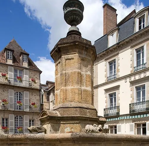 Grand Montespan Talleyrand 4* Bourbon-lʼArchambault